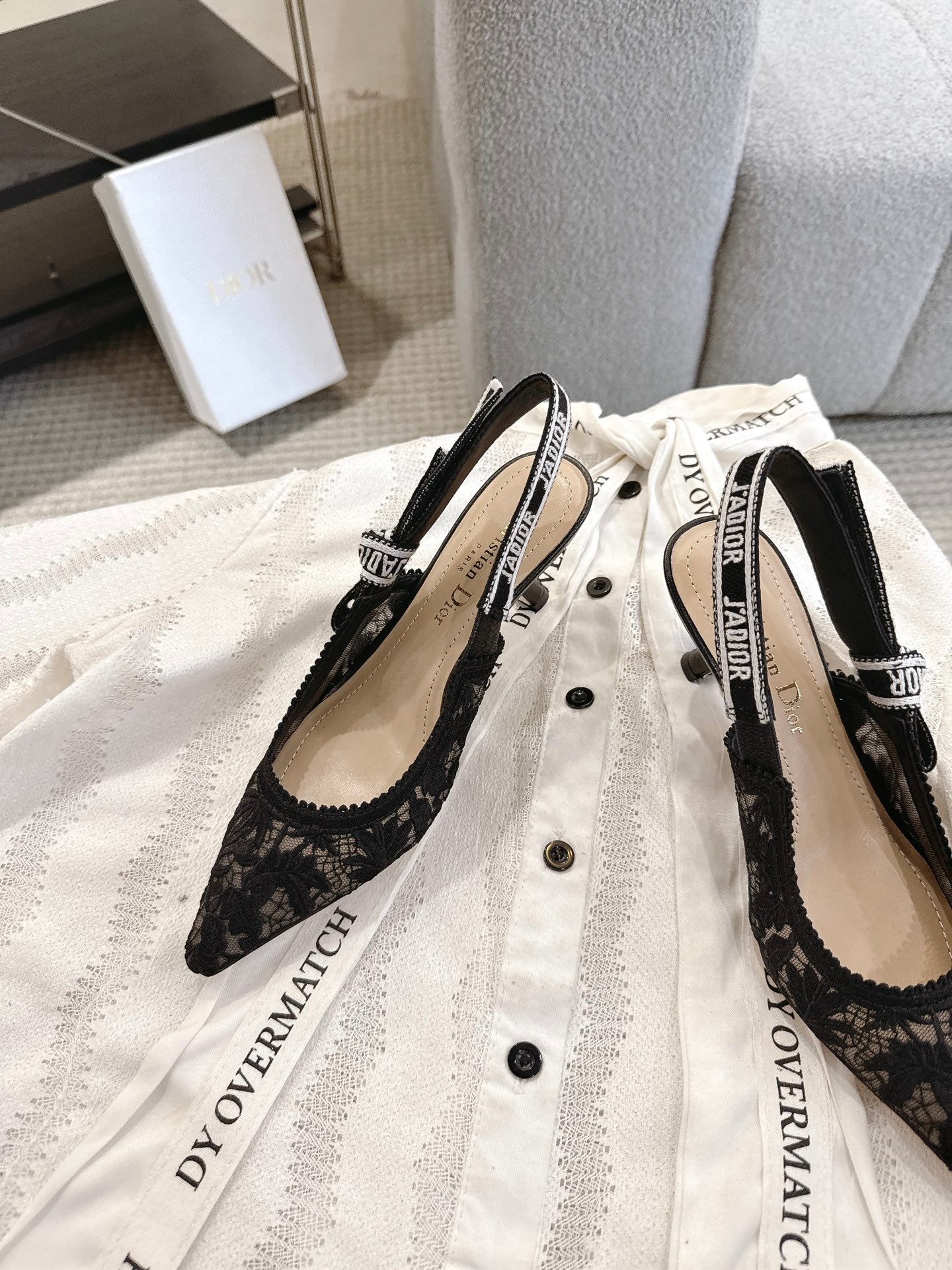 CD 25fw lace kitten slingback heels