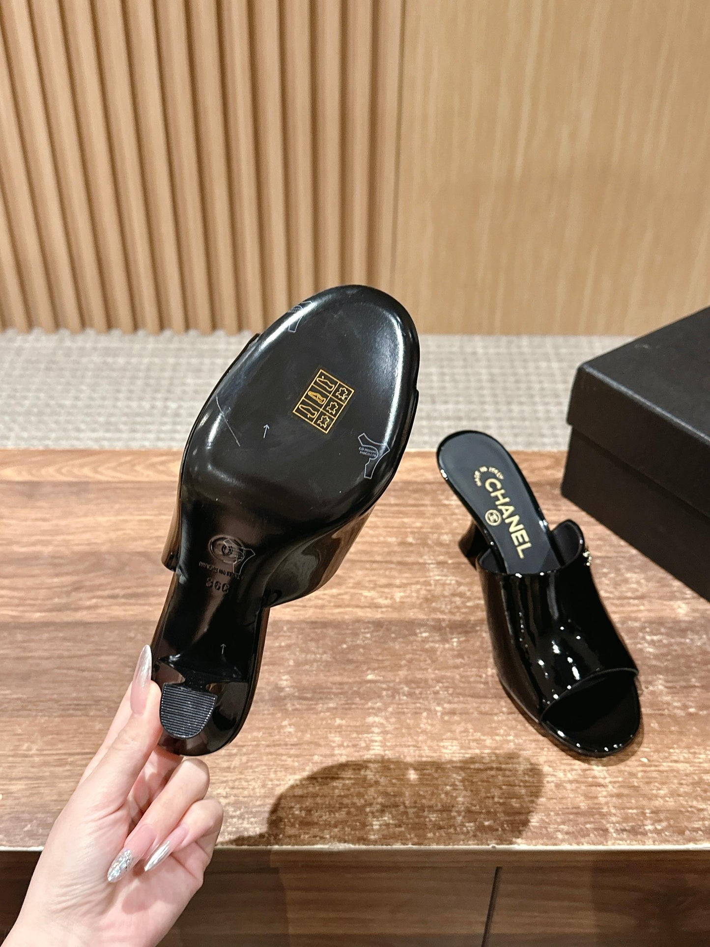Chan 25fw heel sandals