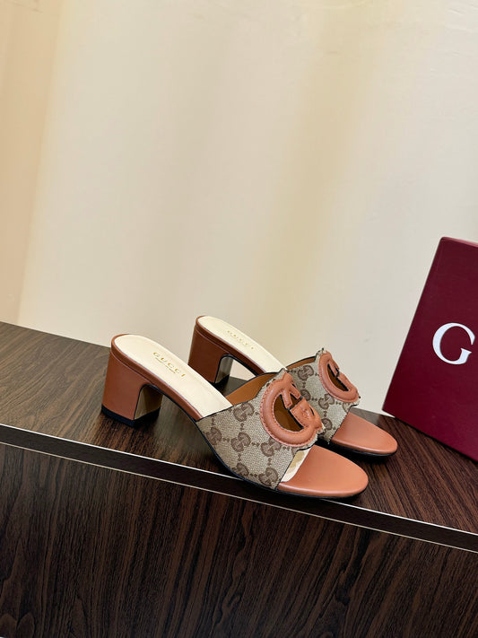 Gucc 25fw slide sandals