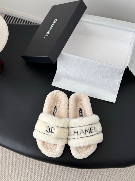 Chan 25fw fluffy slipper