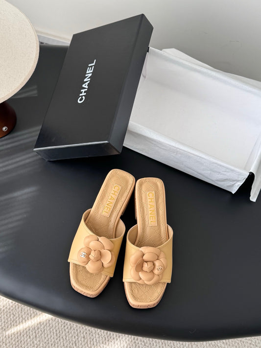 Chan 26ss camellia sides sandals