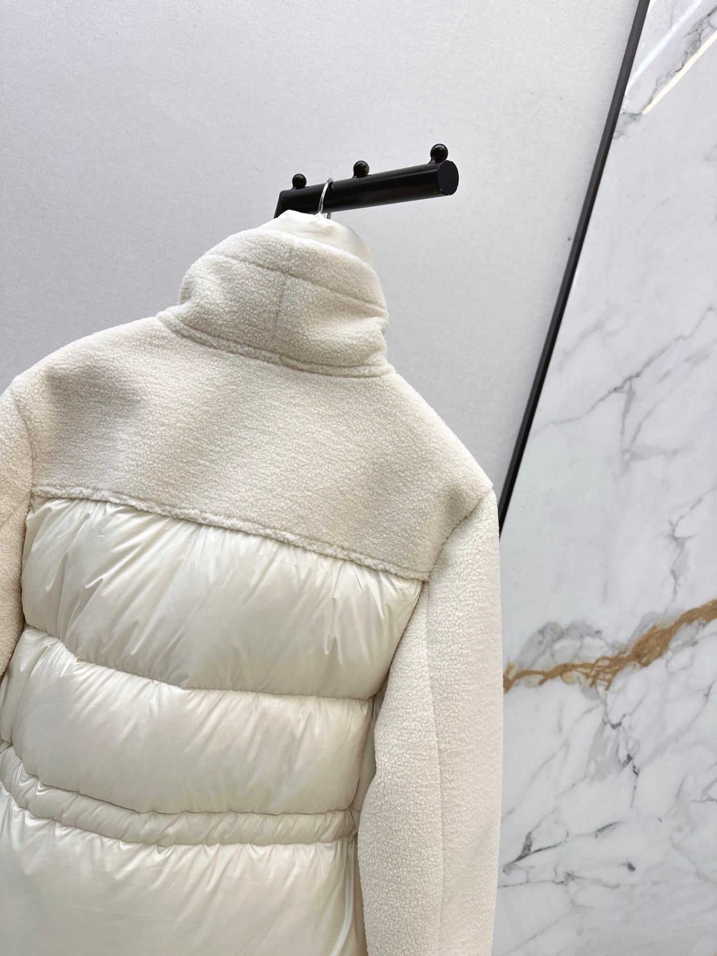 Monc 25fw lamp fleece contract down jacket