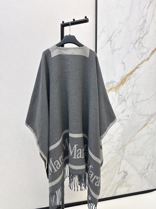 Max 26ss jacquard cape