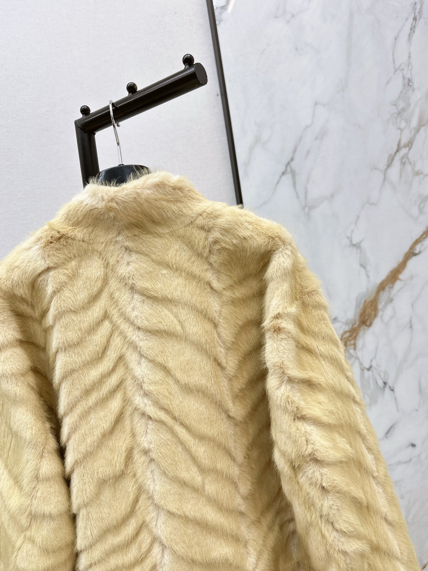 Fend 26ss eco-friendly fur jacket