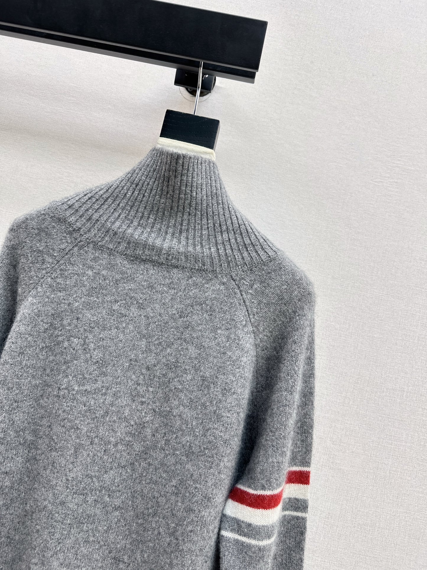 Monc 26ss zip-up sweater