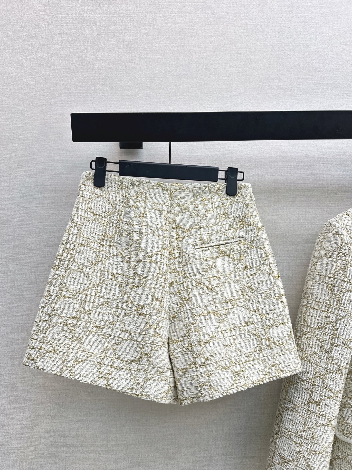 CD 26ss woven tweed sets