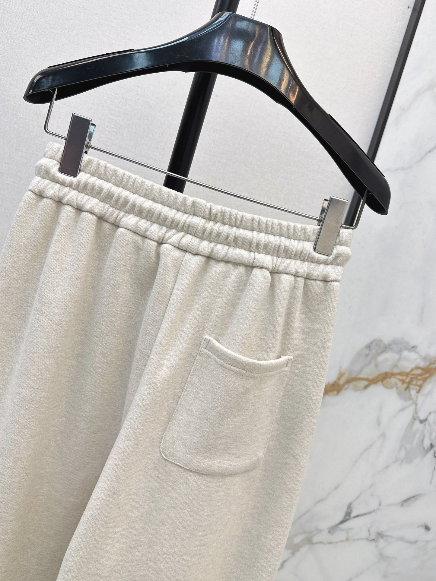 Celi 26ss straight pants