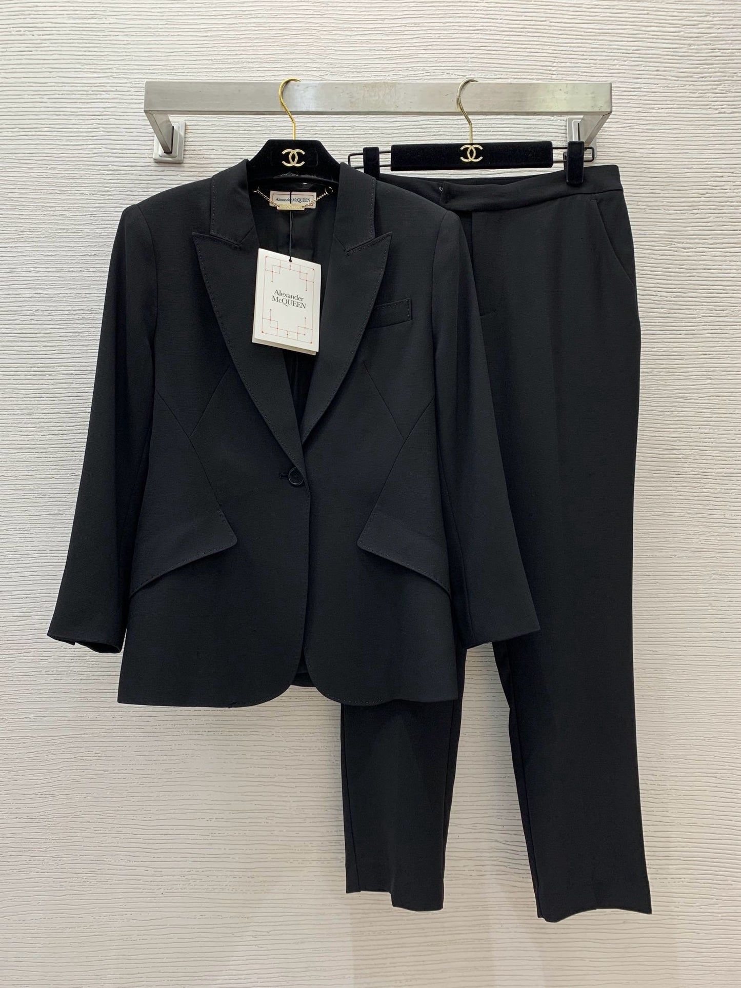 MCQ suit