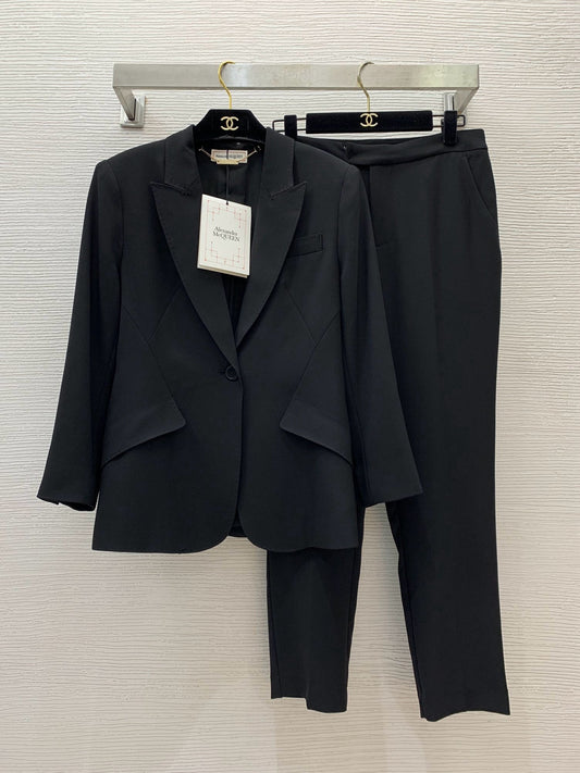 MCQ suit