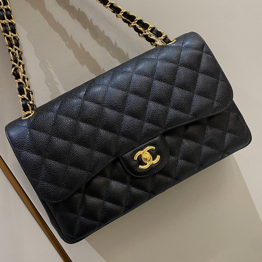 CH  LARGE CLASSIC HANDBAG 30 Grained Calfskin Black