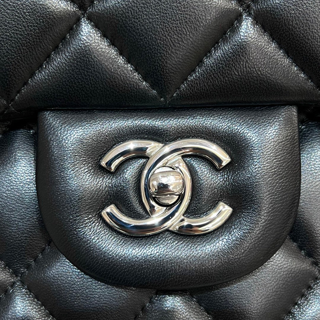 CH  LARGE CLASSIC HANDBAG 30 Lambskin Black