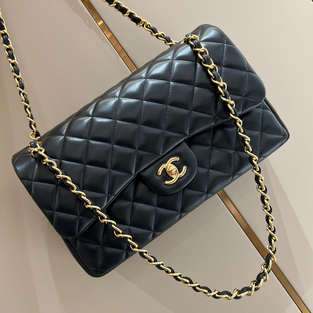 CH  LARGE CLASSIC HANDBAG 30 Lambskin Black
