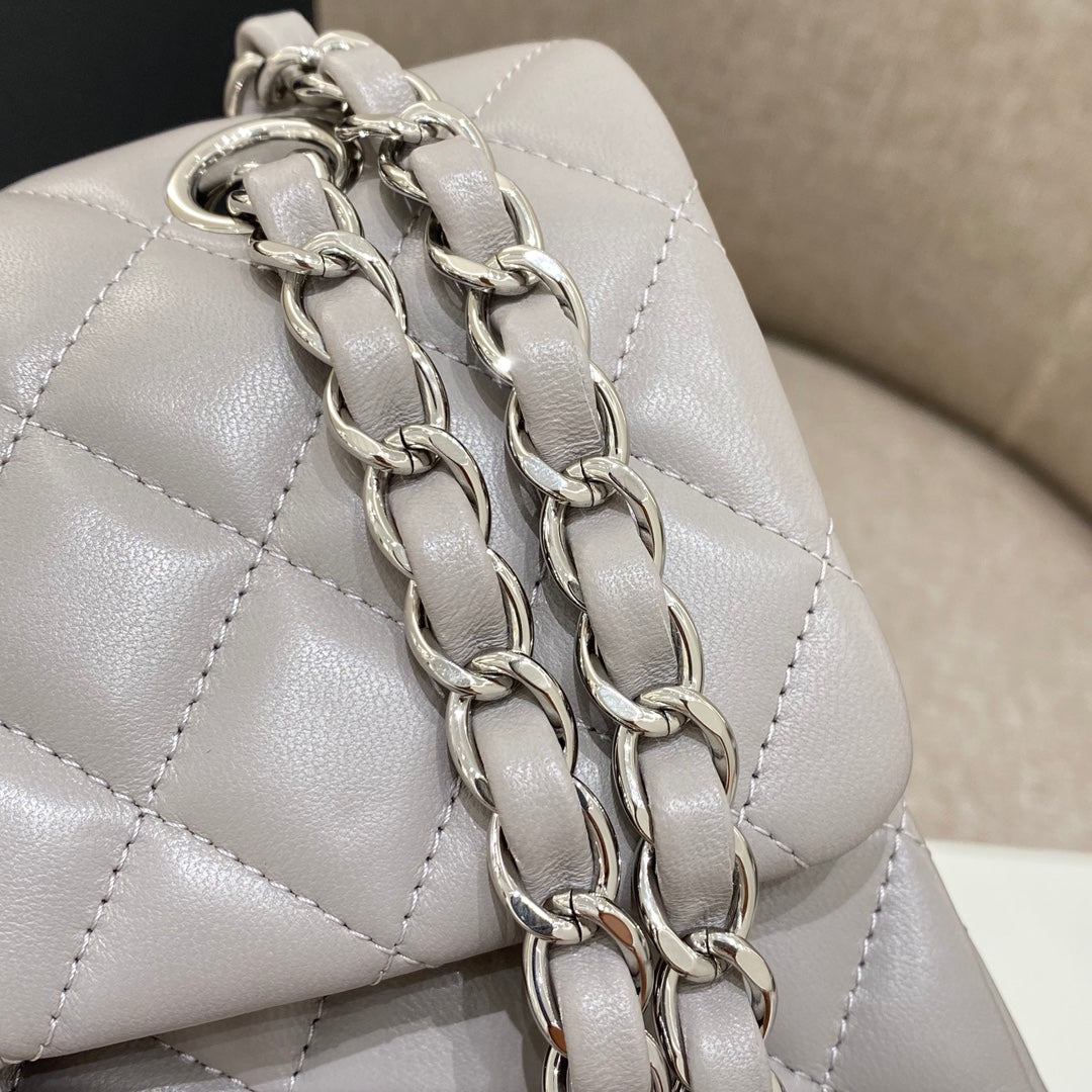 CH  SMALL CLASSIC HANDBAG 23 Lambskin Dove Gray