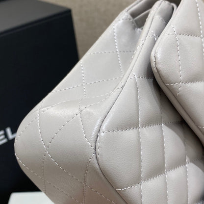 CH  SMALL CLASSIC HANDBAG 23 Lambskin Dove Gray