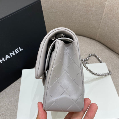 CH  SMALL CLASSIC HANDBAG 23 Lambskin Dove Gray