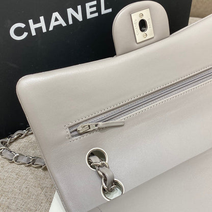 CH  SMALL CLASSIC HANDBAG 23 Lambskin Dove Gray