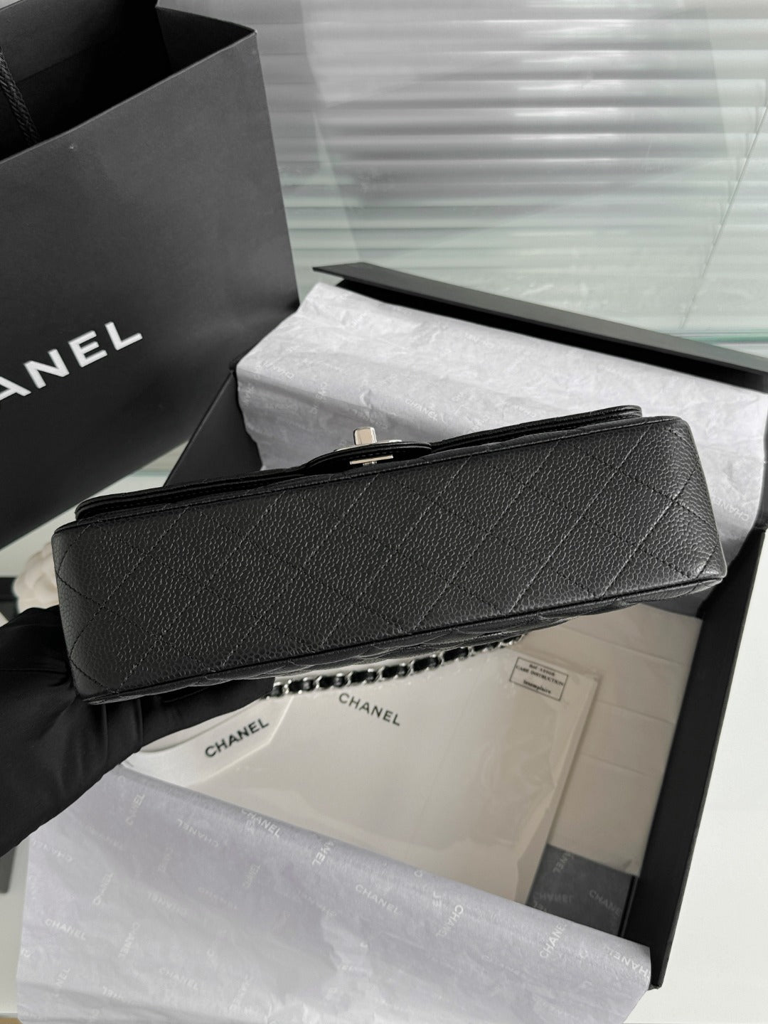 CH CLASSIC 11.12 HANDBAG 25.5 Grained Calfskin Black