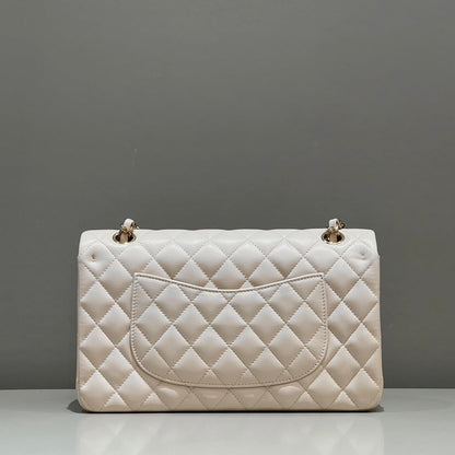 CH CLASSIC 11.12 HANDBAG 25.5 Lambskin Off-White