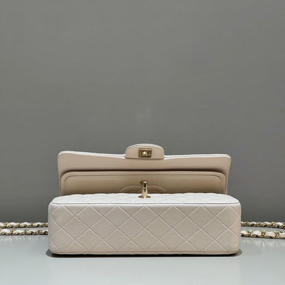 CH CLASSIC 11.12 HANDBAG 25.5 Lambskin Off-White