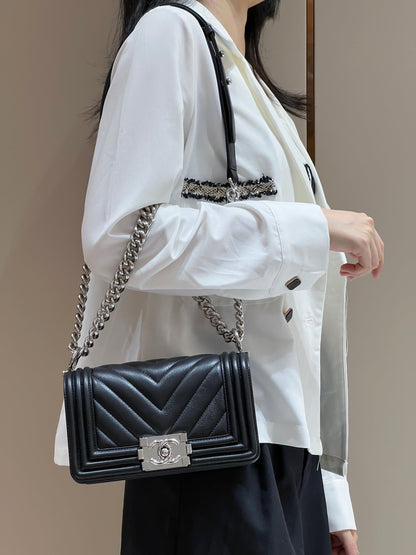 CH SMALL BOY HANDBAG 20 Calfskin V Pattern Black