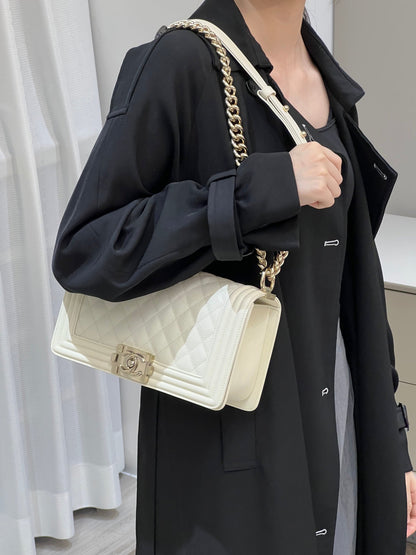 CH BOY HANDBAG 25 Small Grained Calfskin Ivory White