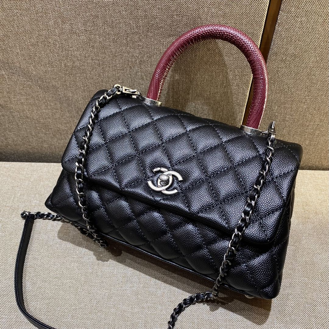 CH  FLAP BAG WITH TOP HANDLE 24  Small Grained Calfskin Lizard Handle Black