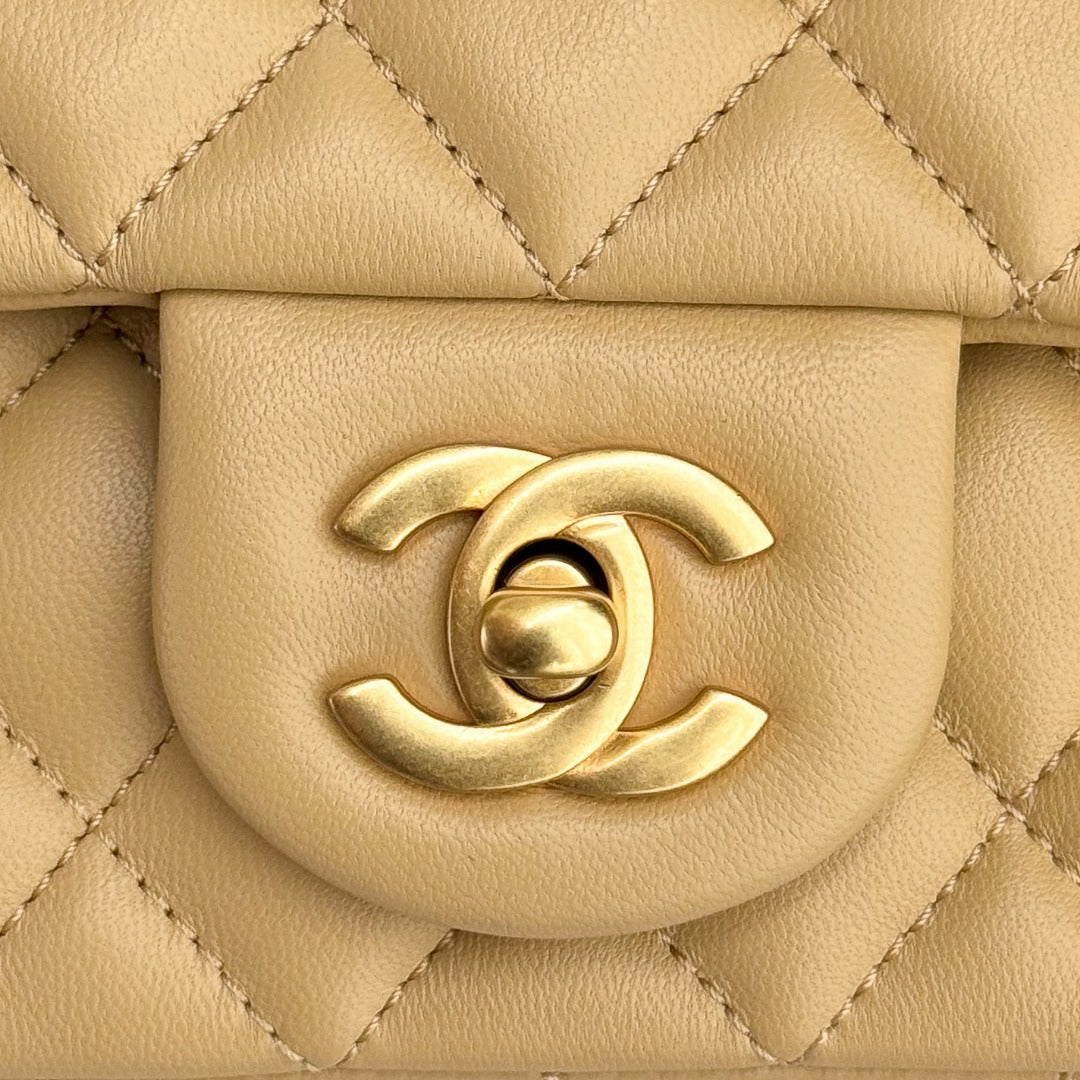 CH CF20 Golden Globe CLASSIC HANDBAG  Lambskin Milk tea color