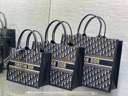 DO  Book Tote Bag Blue Di0r Oblique Embroidery and Calfskin