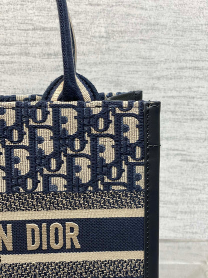 DO  Book Tote Bag Blue Di0r Oblique Embroidery and Calfskin