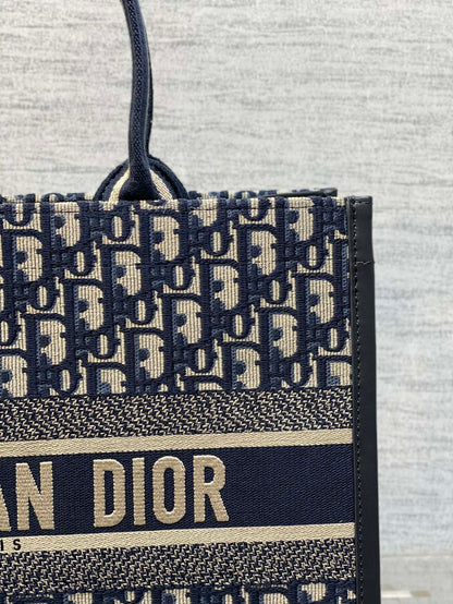 DO  Book Tote Bag Blue Di0r Oblique Embroidery and Calfskin