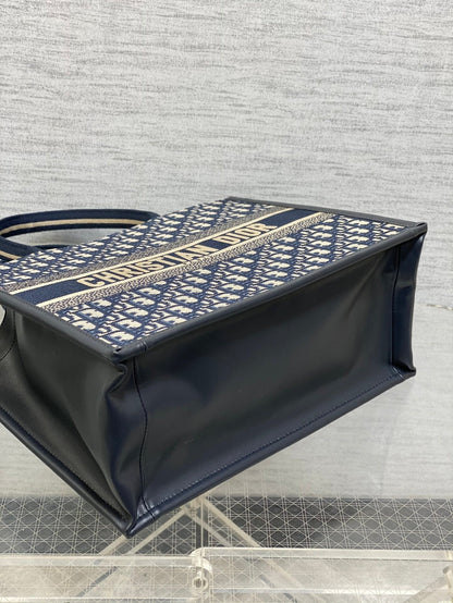 DO  Book Tote Bag Blue Di0r Oblique Embroidery and Calfskin