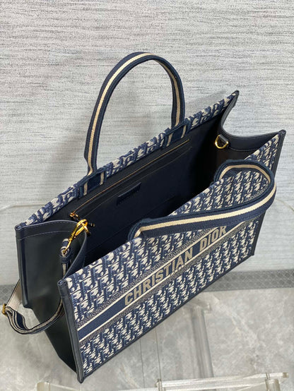 DO  Book Tote Bag Blue Di0r Oblique Embroidery and Calfskin