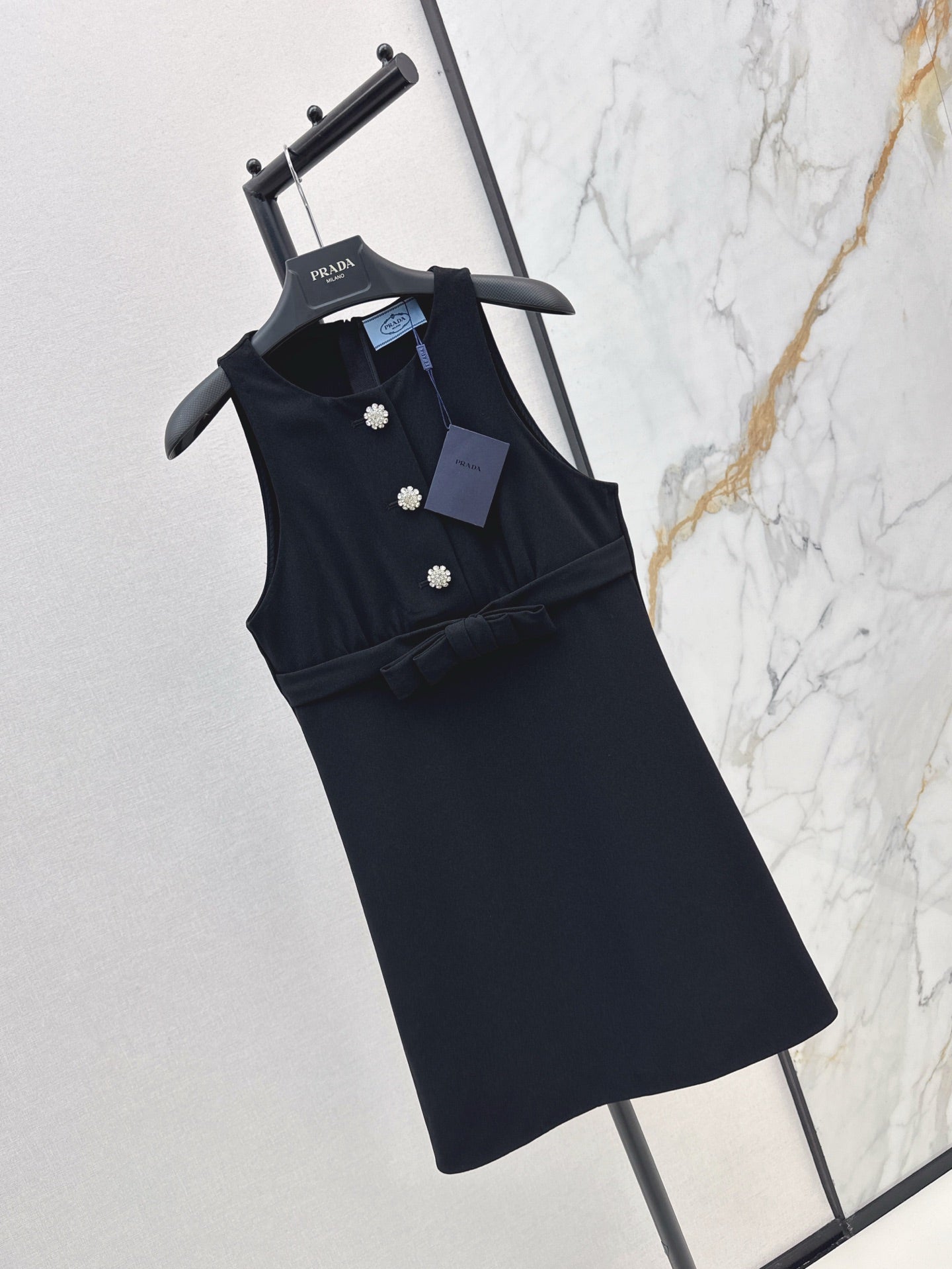 P 25ss sleeveless dress