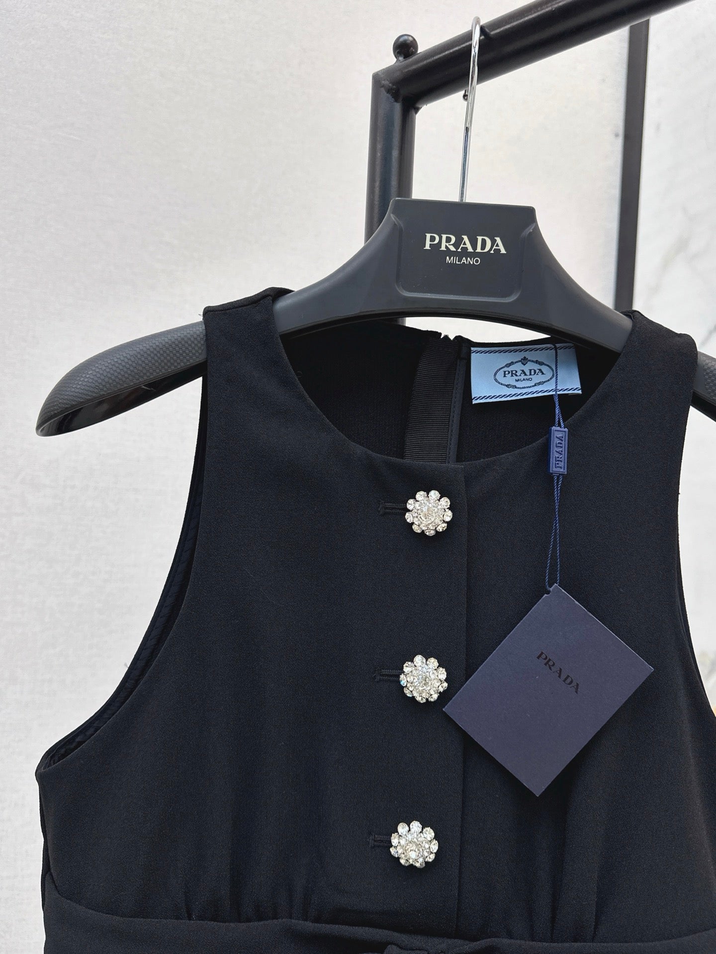 P 25ss sleeveless dress