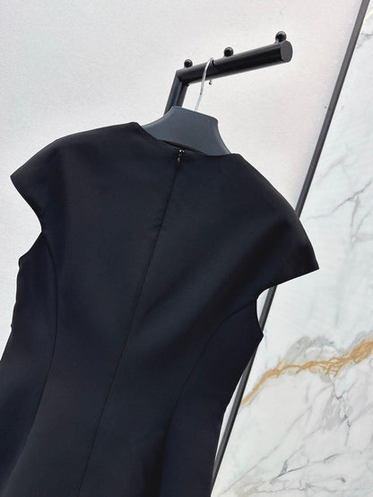 P 25ss sleeveless dress
