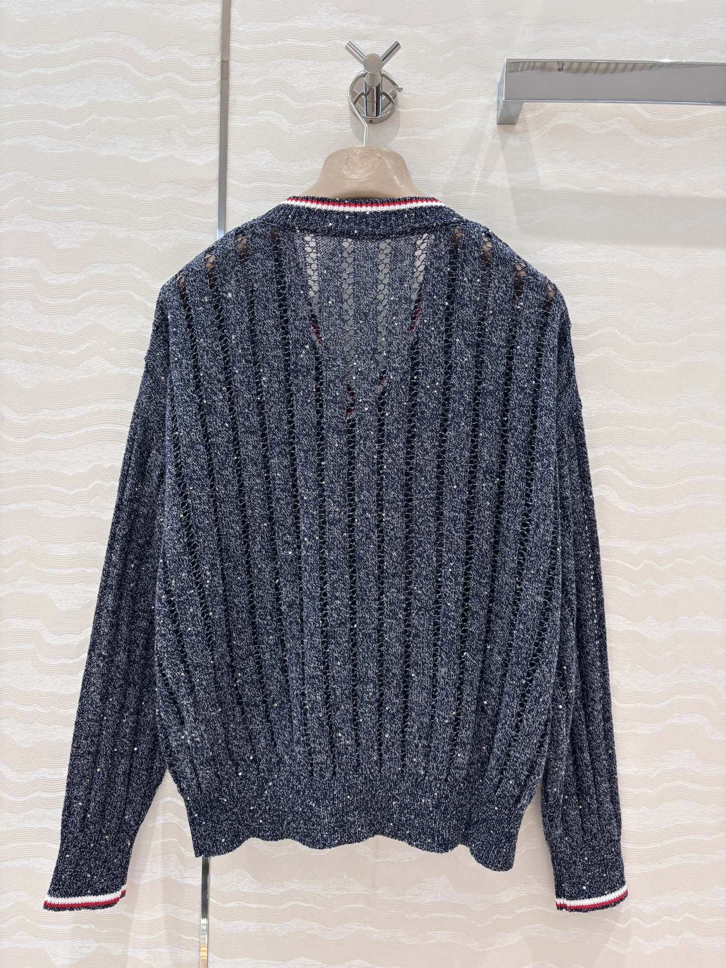 bru 25ss v neck knitted sweater
