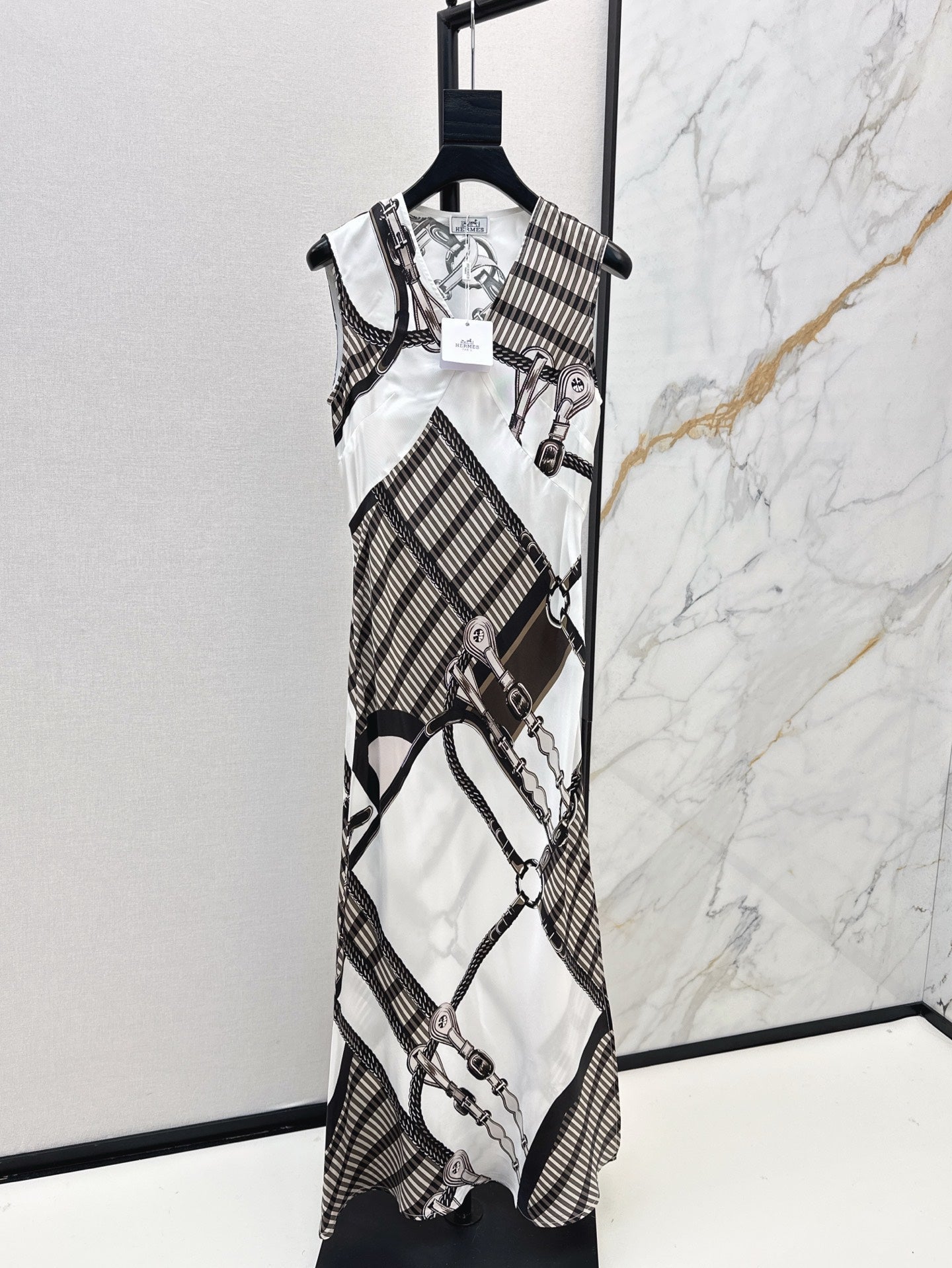 H 25ss silk sleeveless dress