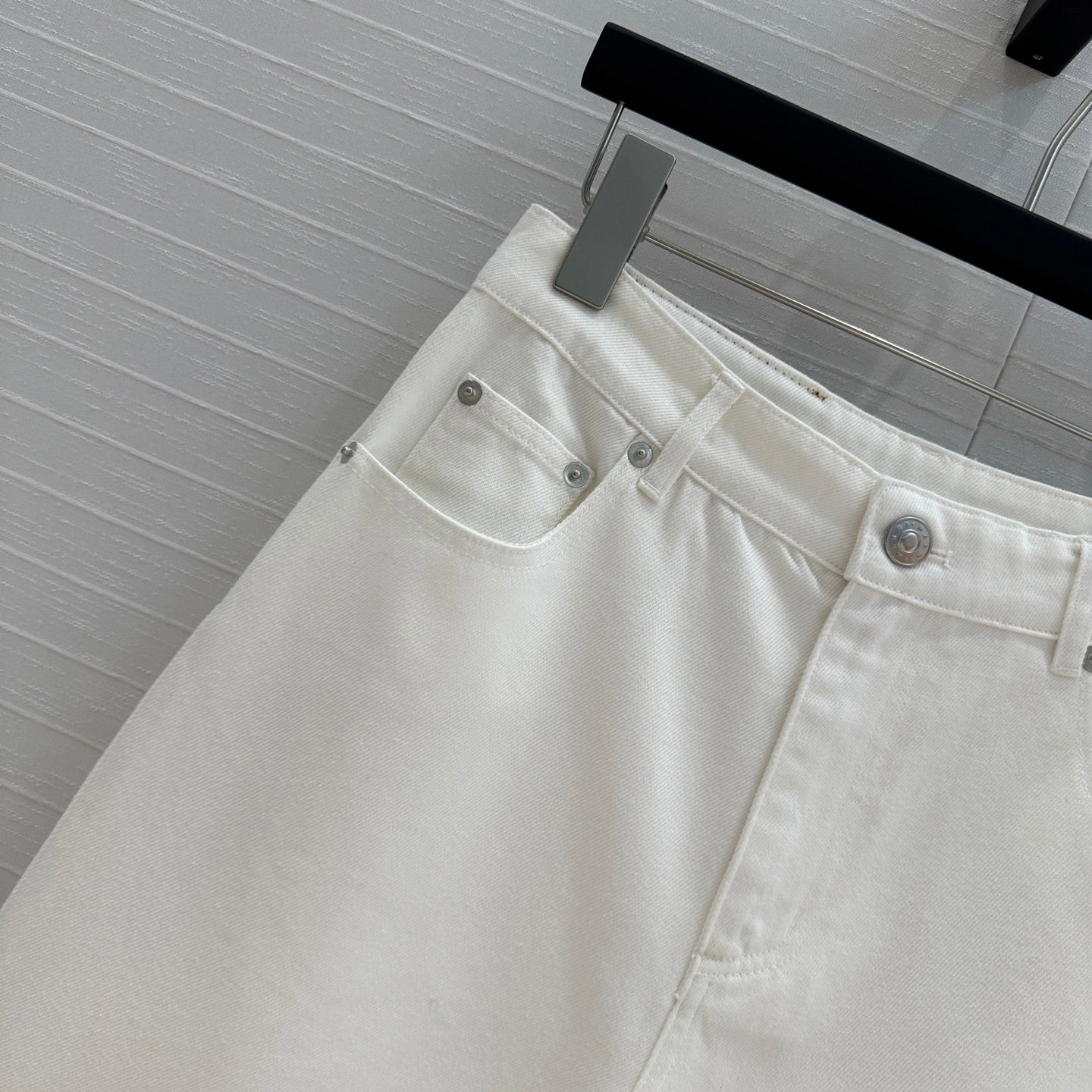 ma 25ss embroidered jeans