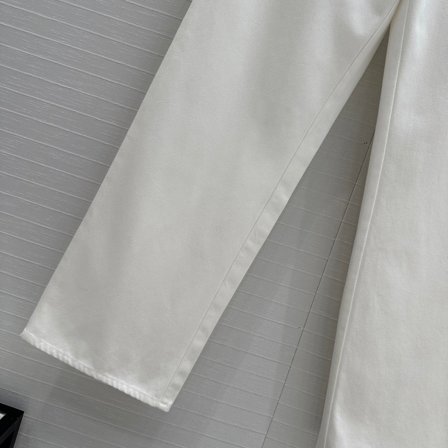 ma 25ss embroidered jeans