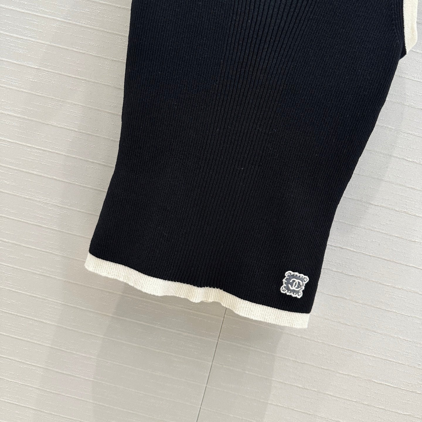 ch 25ss knitted vest