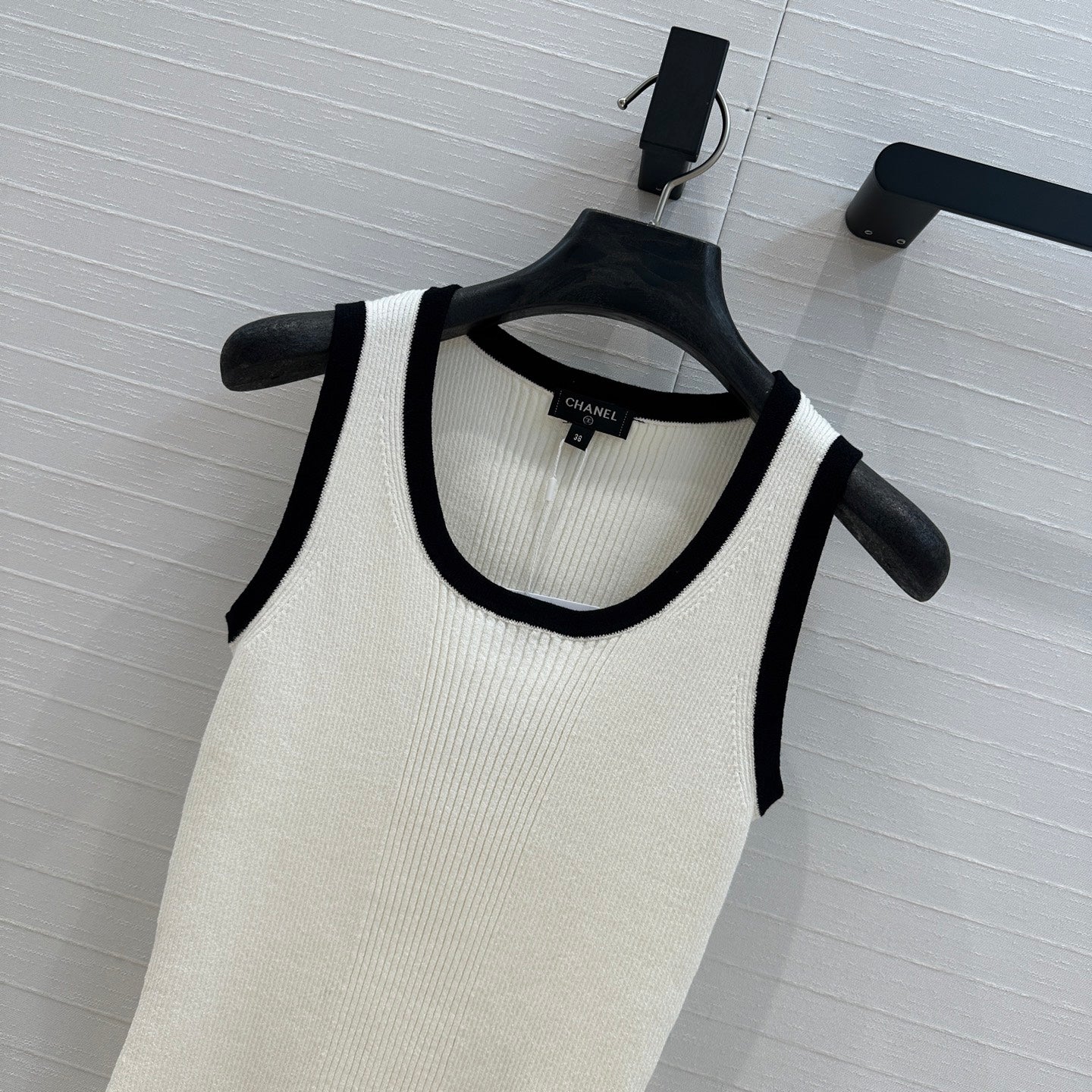 ch 25ss knitted vest