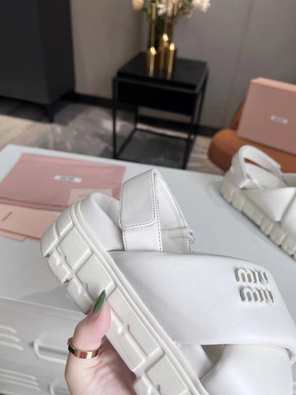 M leather sandals