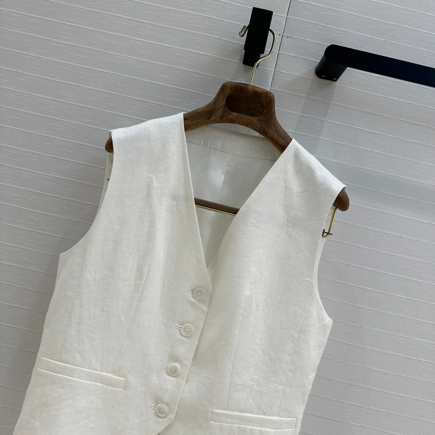 Lo 25ss linen vest