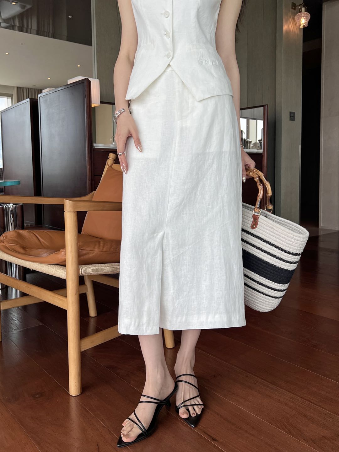 Lo 25ss linen skirt