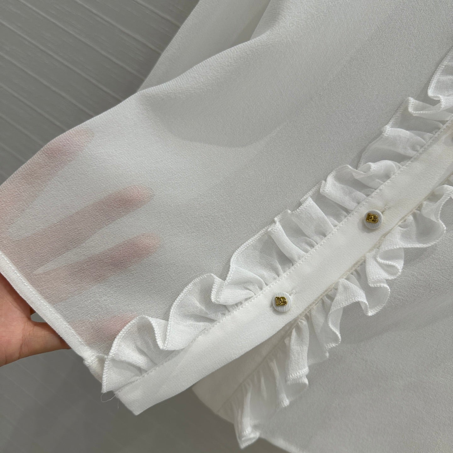 Do 25ss silk buttons shirt
