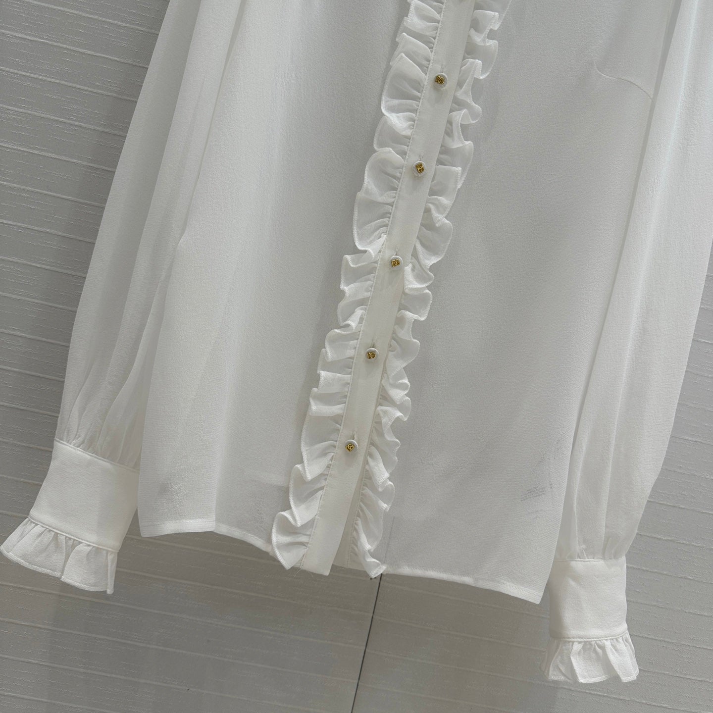 Do 25ss silk buttons shirt