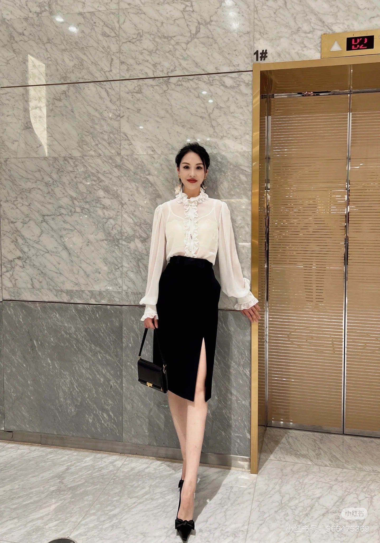 Do 25ss silk buttons shirt