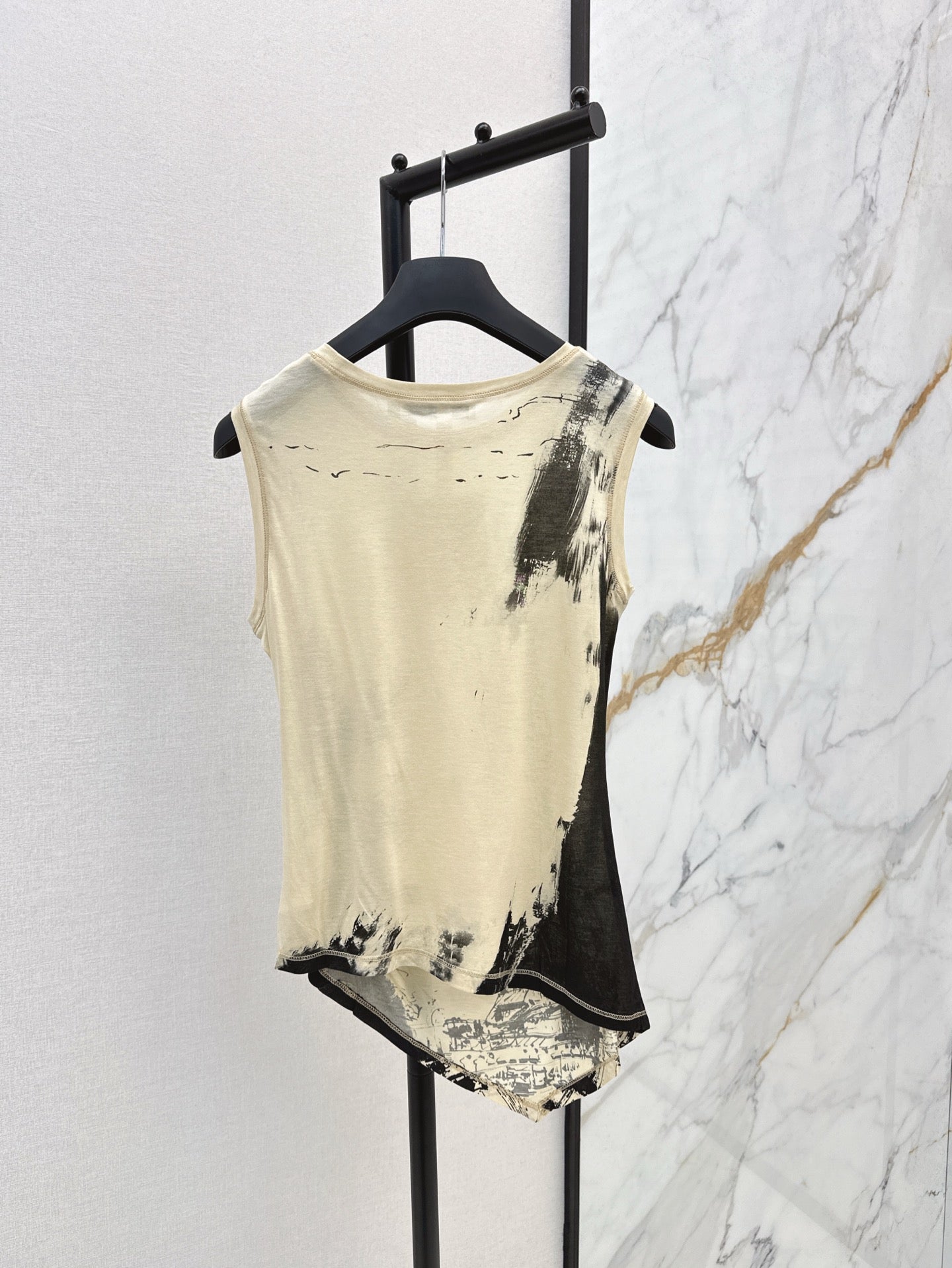 D 25ss printed sleeveless