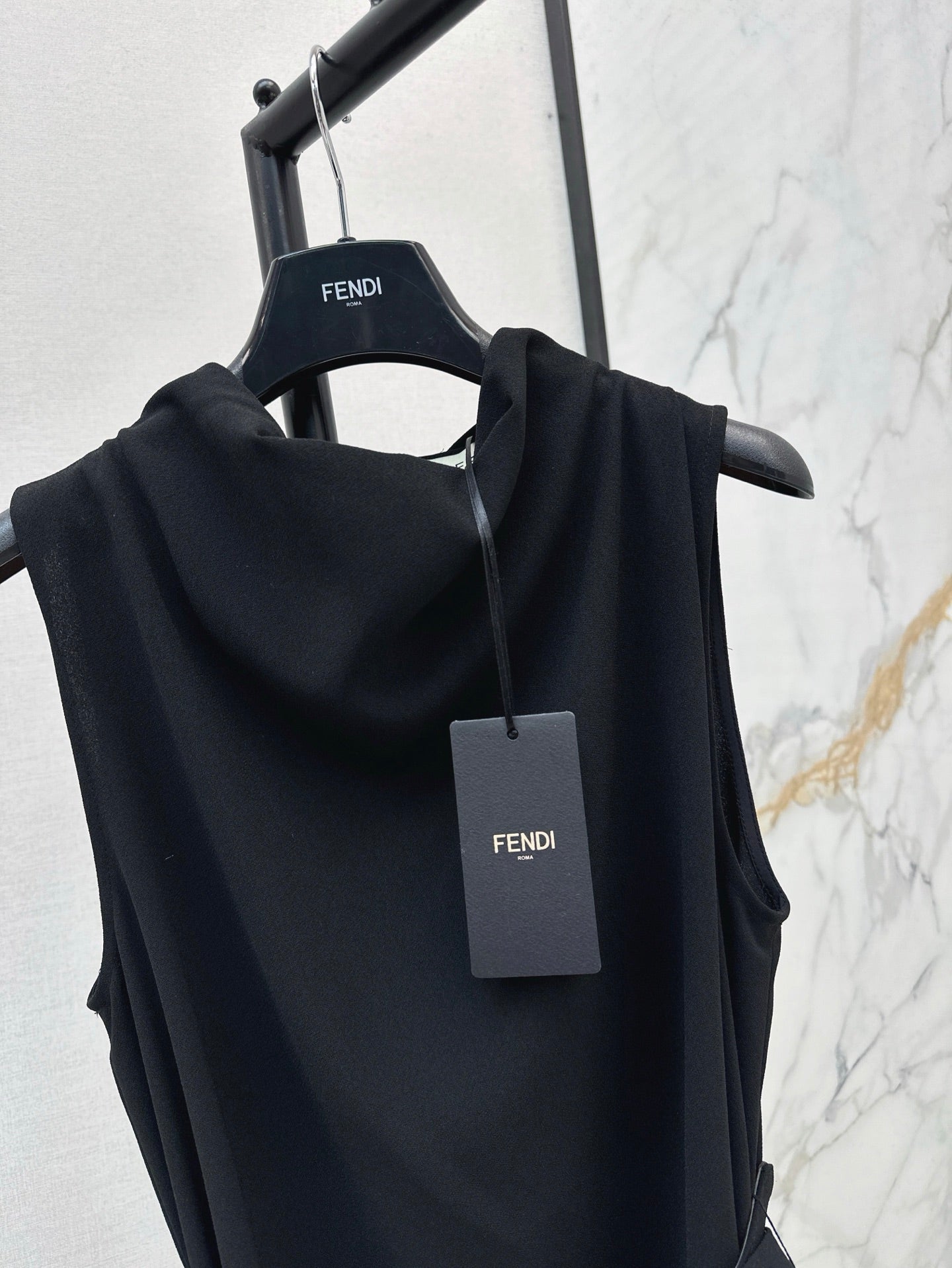 fe 25ss sleeveless dress