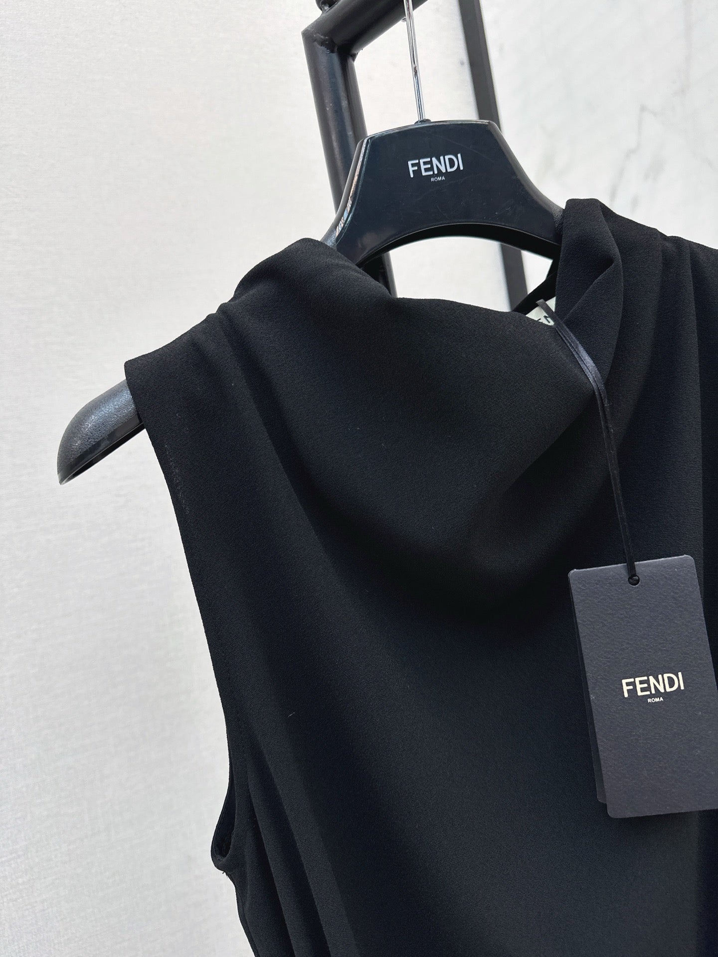 fe 25ss sleeveless dress